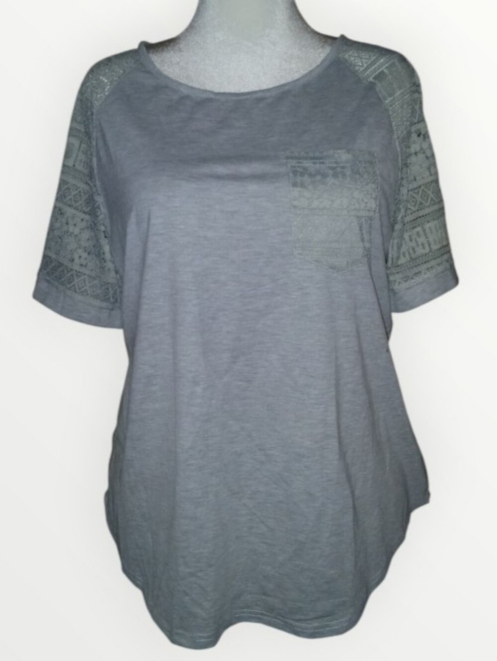 BloomChic Lace Sleeve & Pocket Detail, Heather Gray, T-Shirt, Size 1X/14-16